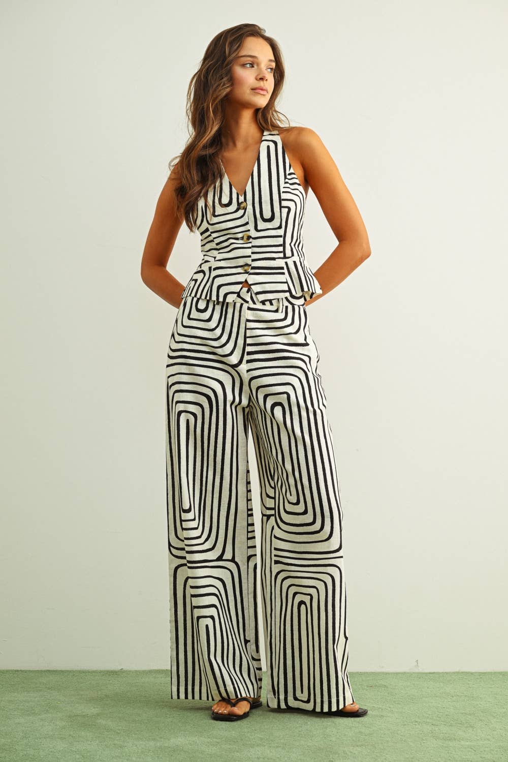 Black Grid Print Set